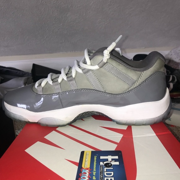 Cool gray Jordan 11 lows - Picture 4 of 8